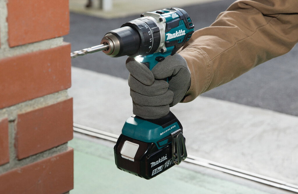 Makita Schlagbohrmaschine, 18V