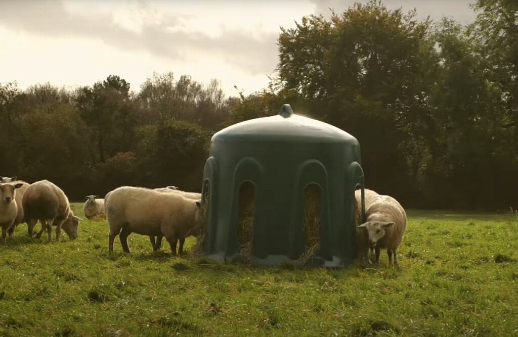 5x Heuglocke HB02 für Schafe & Ponys Ø 185 × 150 cm mit 8 Fressöffnungen