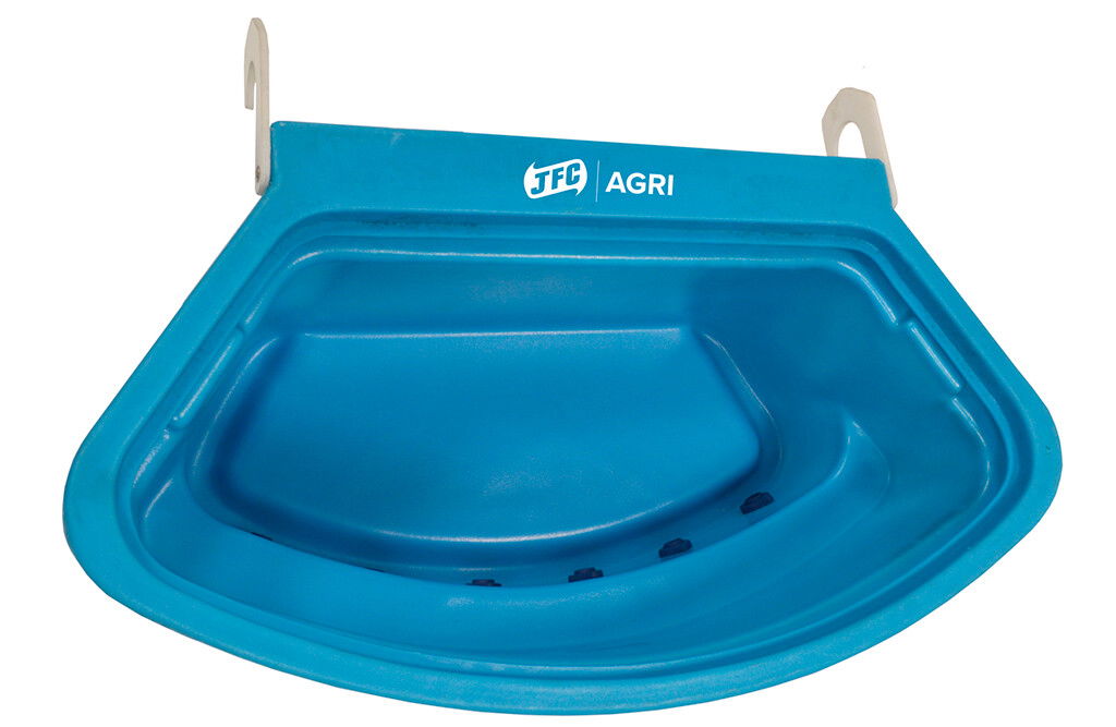 Kälbertränke mit 6 Zitzen