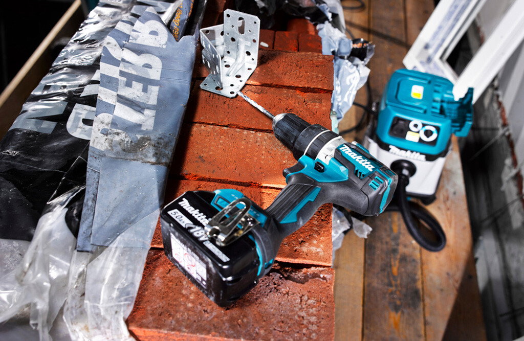 Makita Schlagbohrmaschine, 18V