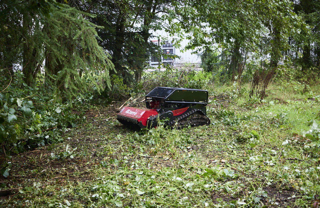 Ferngesteuerter Raupenmulcher 24 PS 100 cm, 18 kW | Alterra