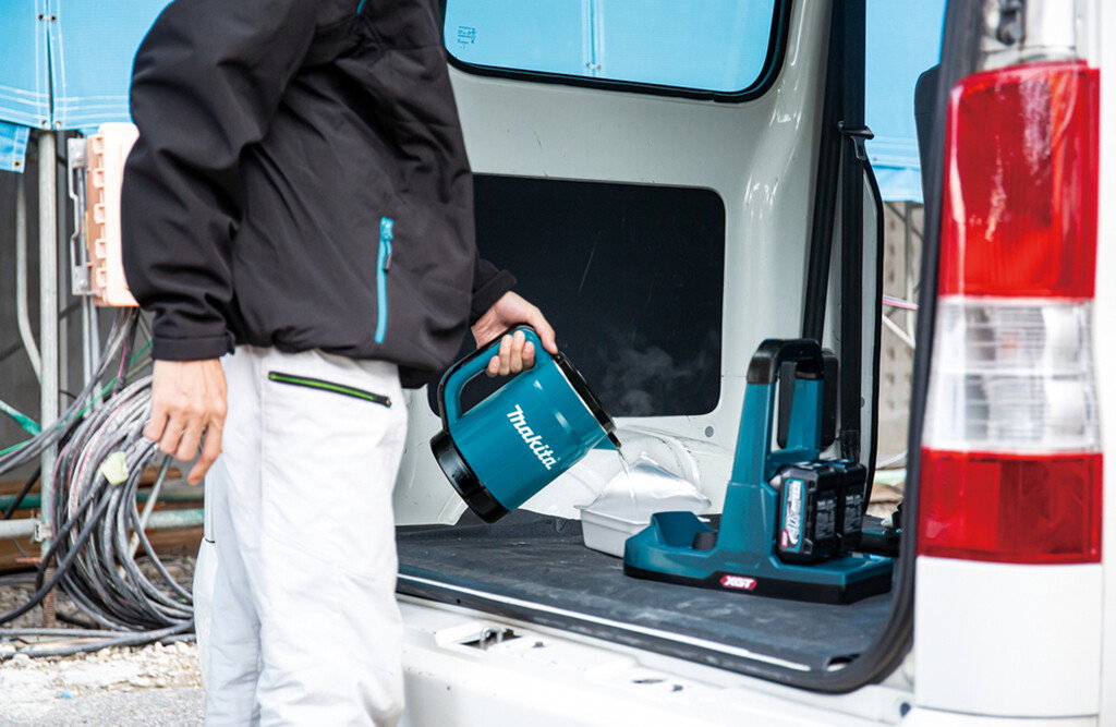 Makita 40V Schlagbohrmaschinen-Kit, inkl. Akkus und Zusatzartikel