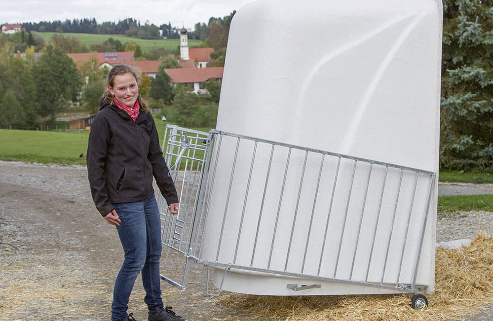 Kälberiglu CalfHouse Master Plus mit leichter Umzäunung