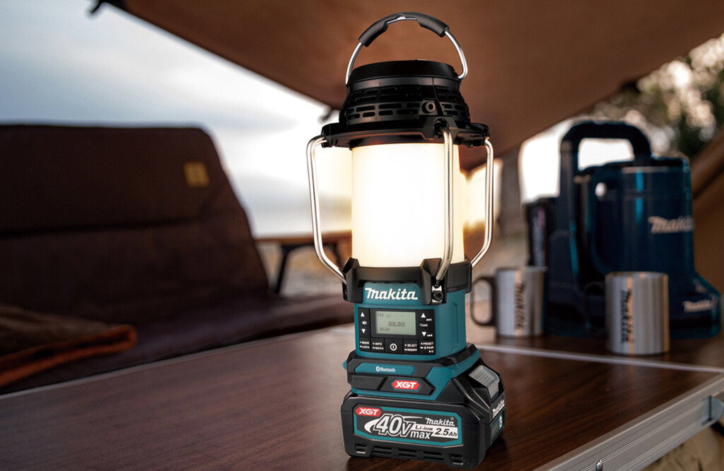 Makita 40V Schlagbohrmaschinen-Kit, inkl. Akkus und Zusatzartikel