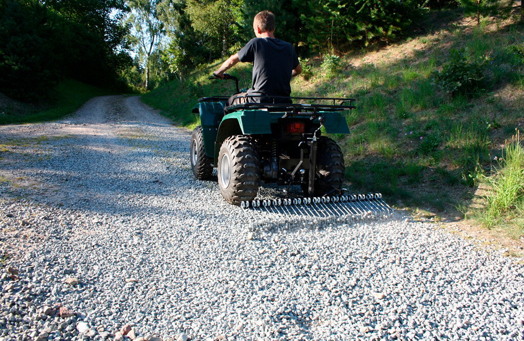 Trolla Halterung für Anbaugeräte mit Rechen, 120cm