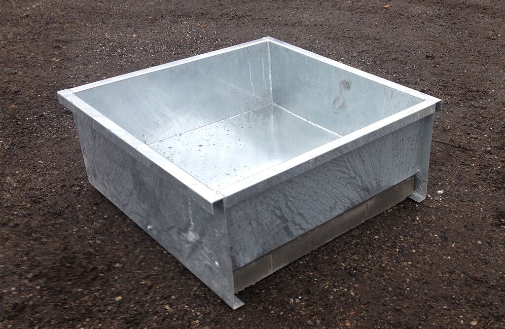 Verzinkte Futter- und Wassertränke, 60 Liter