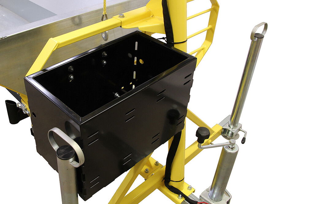 Aufbewahrungsbox mit Kettensägenhalter für Rückewagen